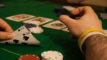 bluff_stratigiki_poker_pokerlobby