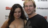 Με την αγαπημένη του Jennifer Tilly